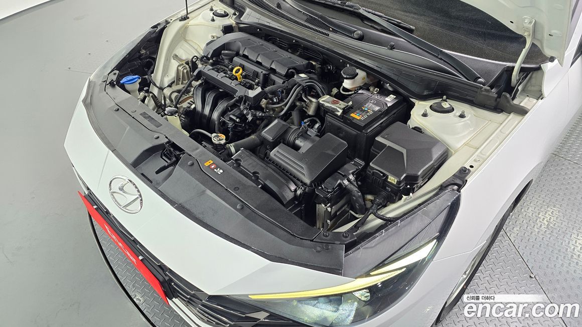 Hyundai AVANTE 2022