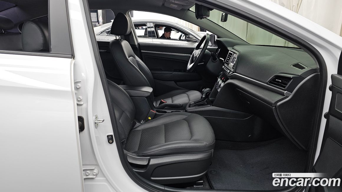 Hyundai AVANTE 2019