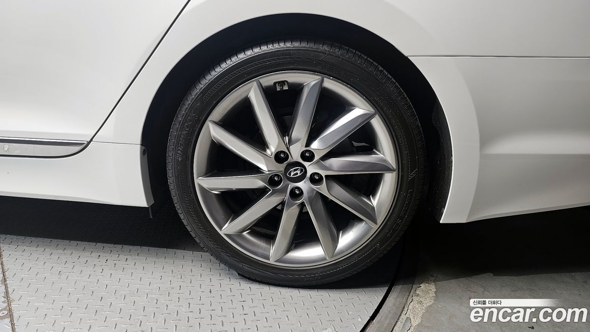 Hyundai Aslan 2015