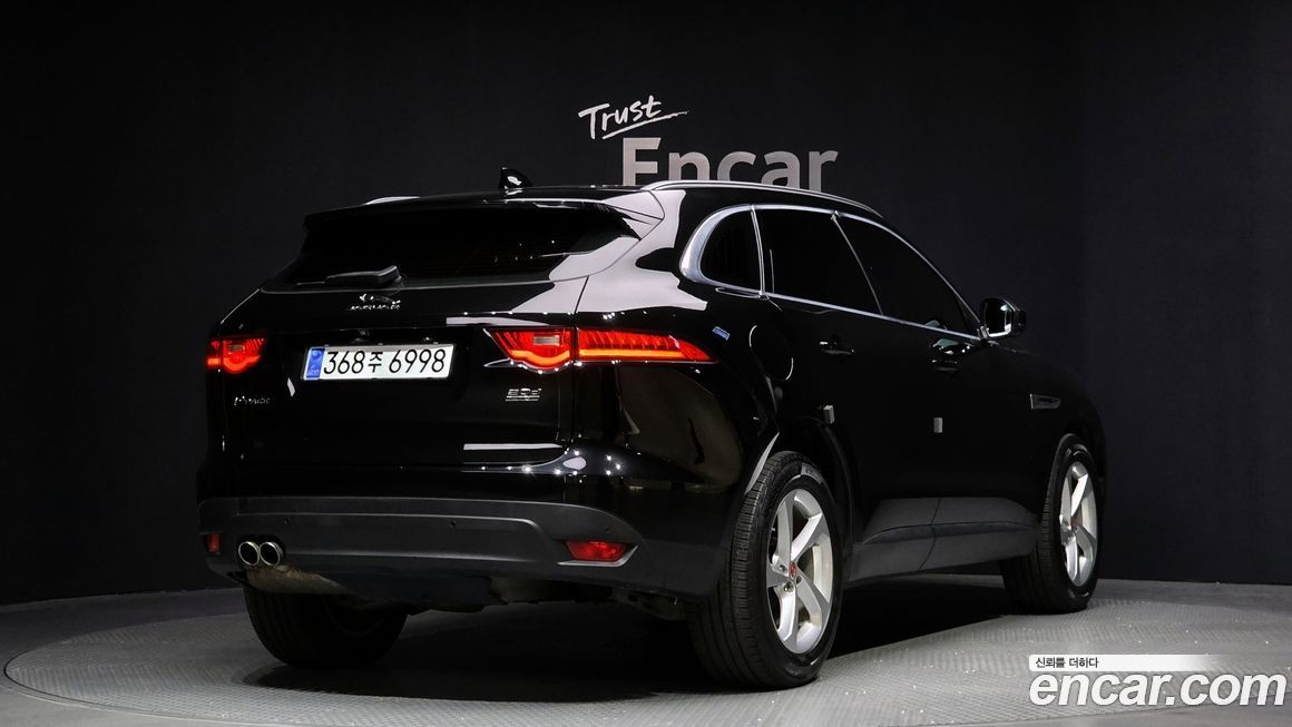 Jaguar F-PACE 2019