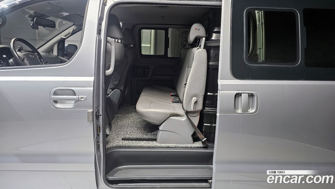 Hyundai Starex 2019