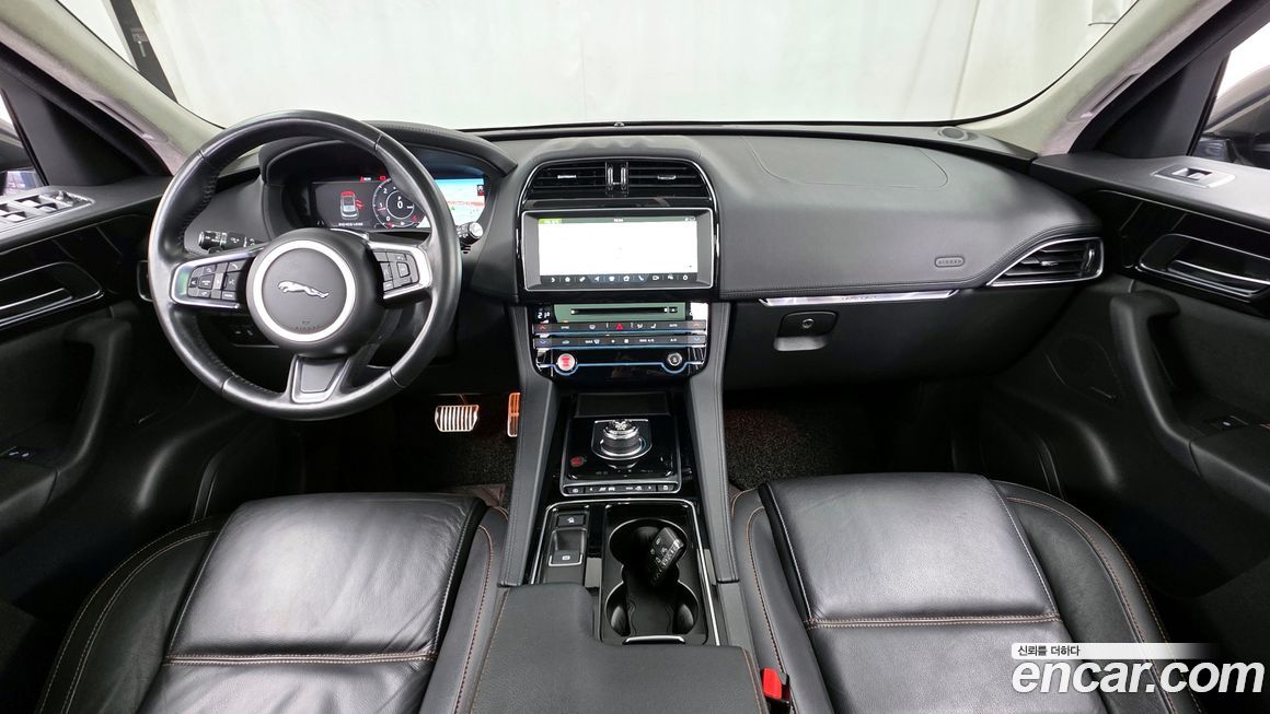 Jaguar F-PACE 2019