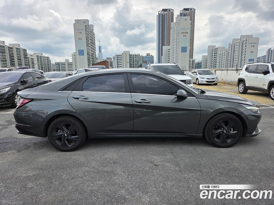 Hyundai AVANTE 2022