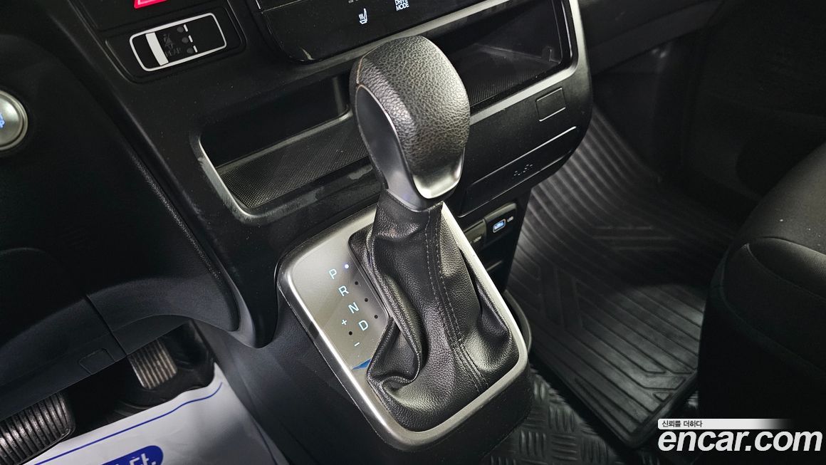 Hyundai Staria 2023