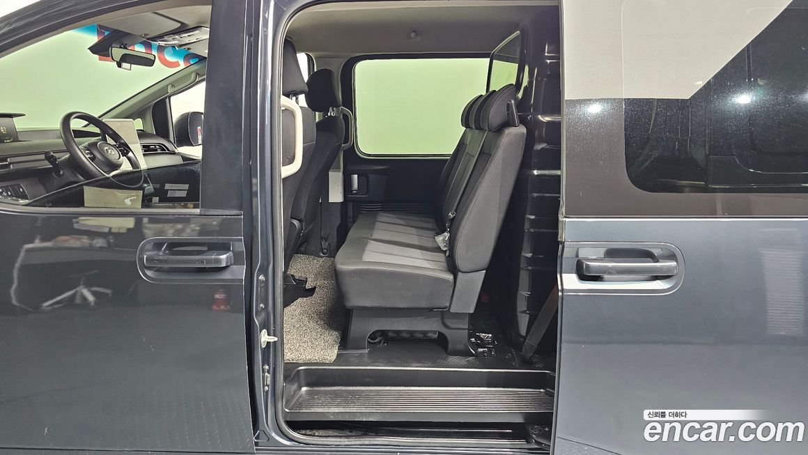 Hyundai Staria 2023