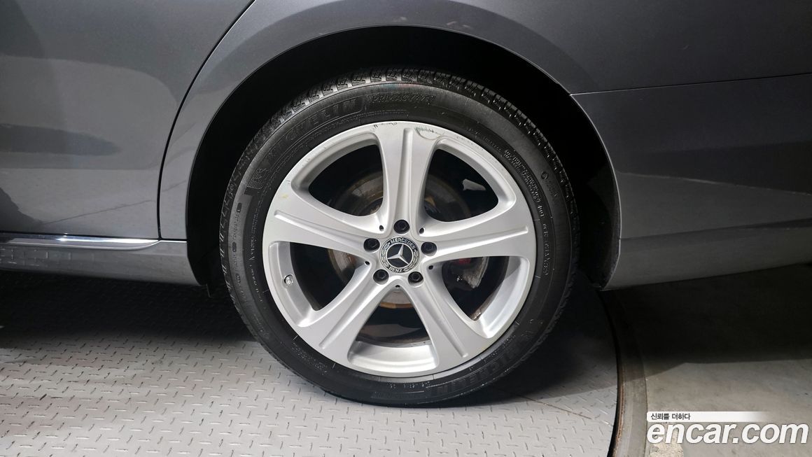 Mercedes-Benz E-Class 2017