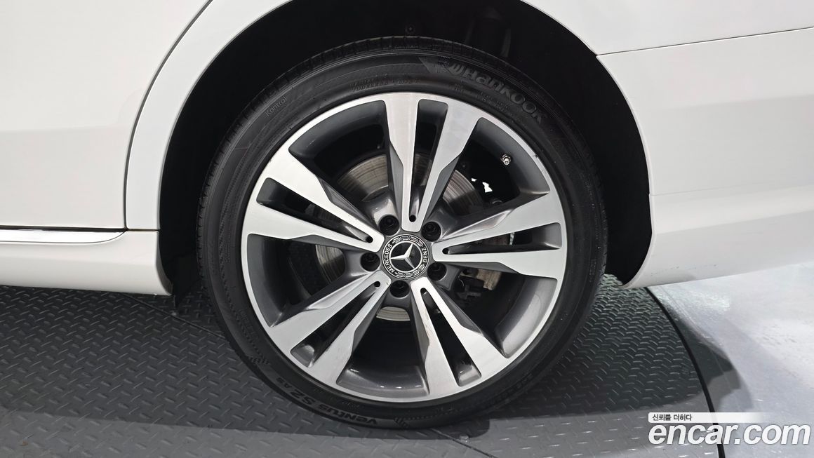 Mercedes-Benz C-Class 2019