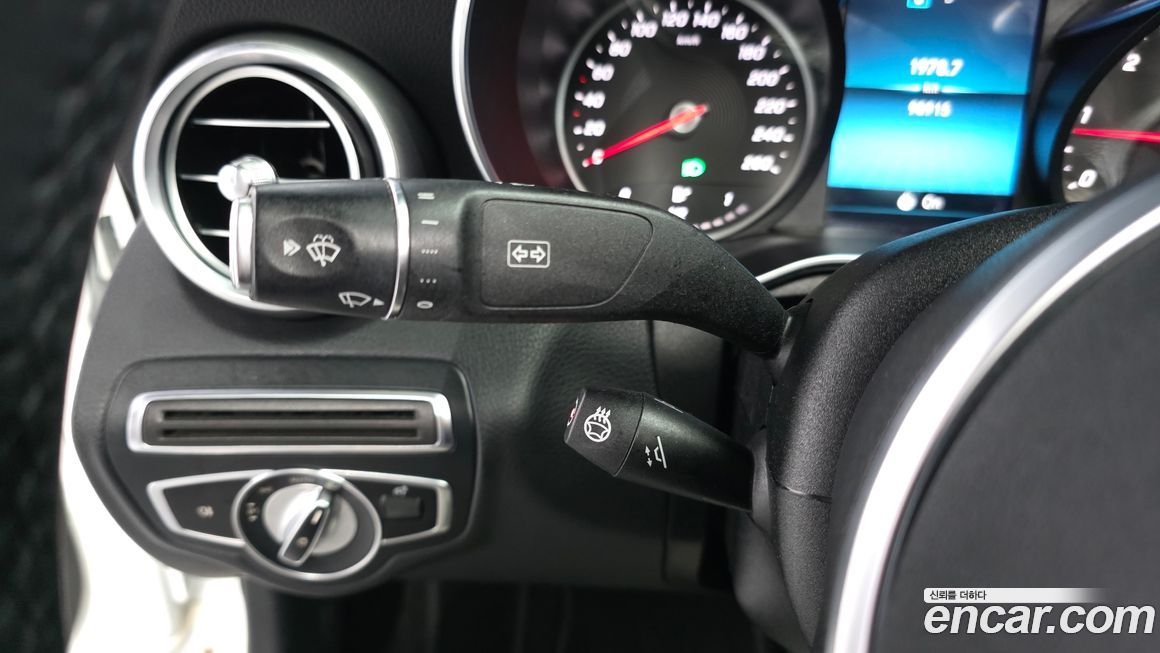 Mercedes-Benz C-Class 2019