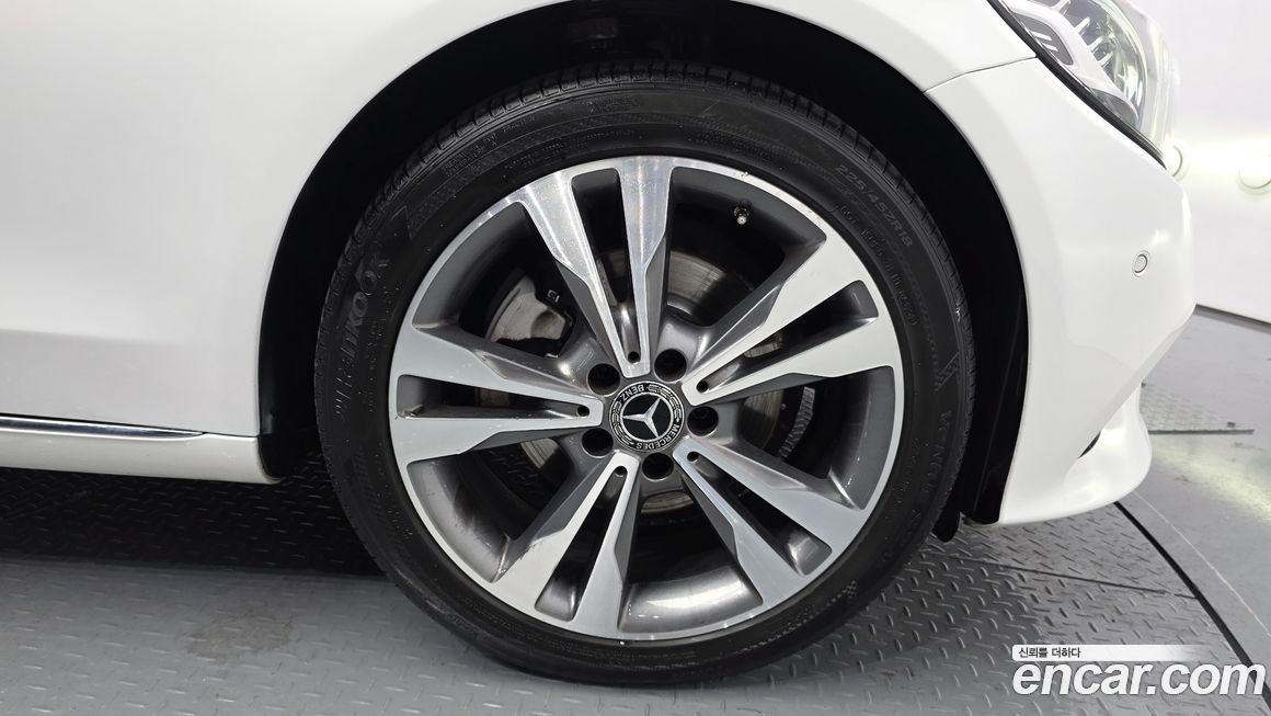 Mercedes-Benz C-Class 2019