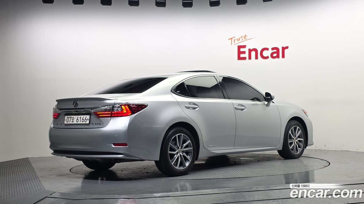 Lexus ES 2018