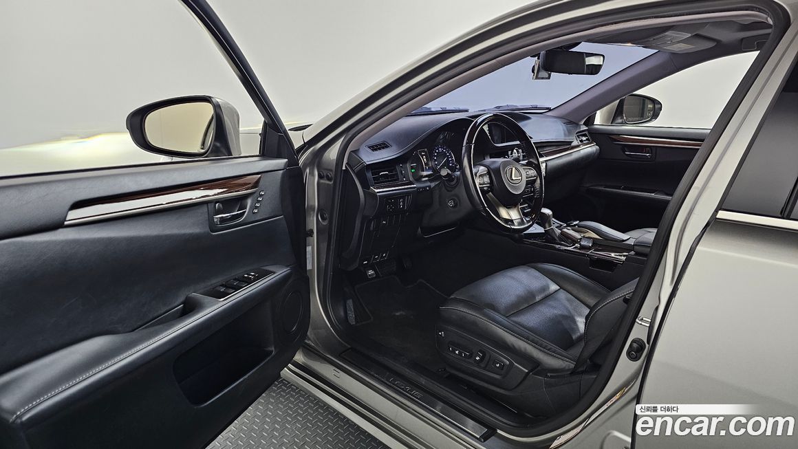 Lexus ES 2017