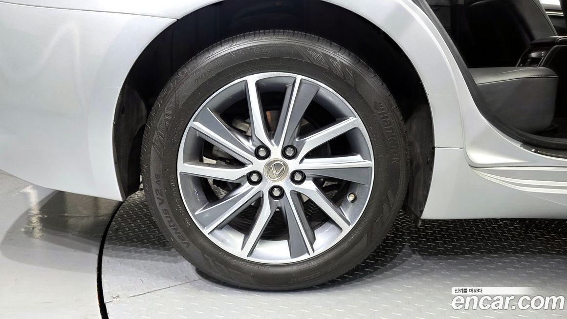 Lexus ES 2018