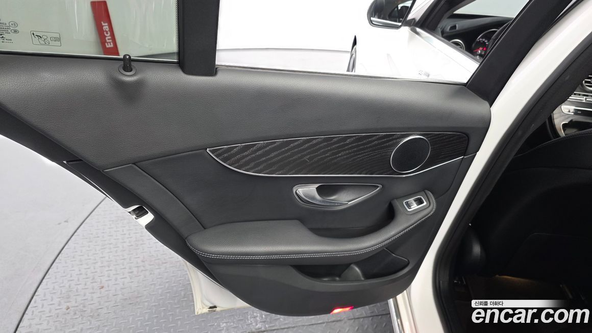 Mercedes-Benz C-Class 2019