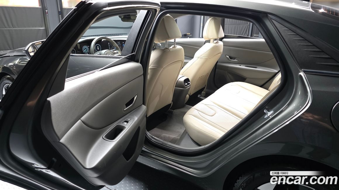 Hyundai AVANTE 2023