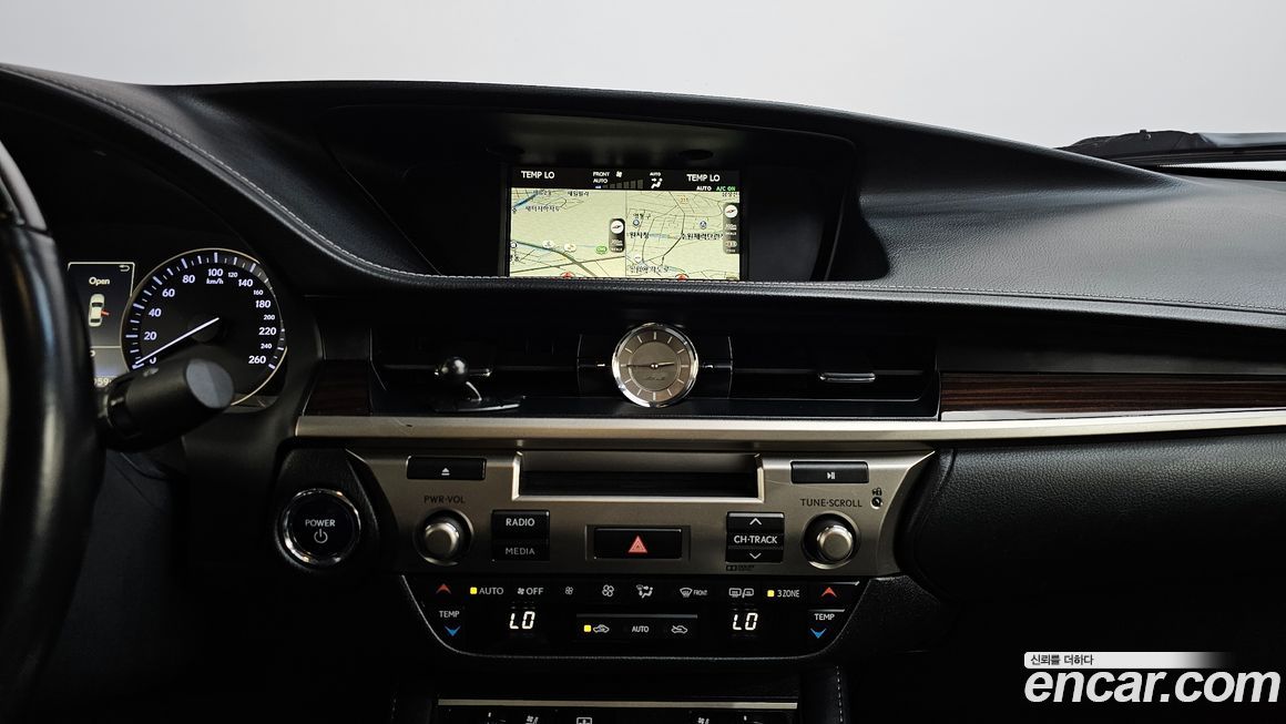 Lexus ES 2017