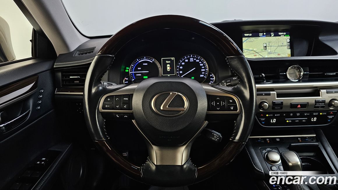 Lexus ES 2017