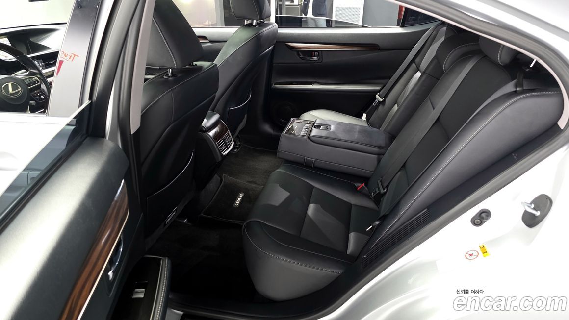 Lexus ES 2018