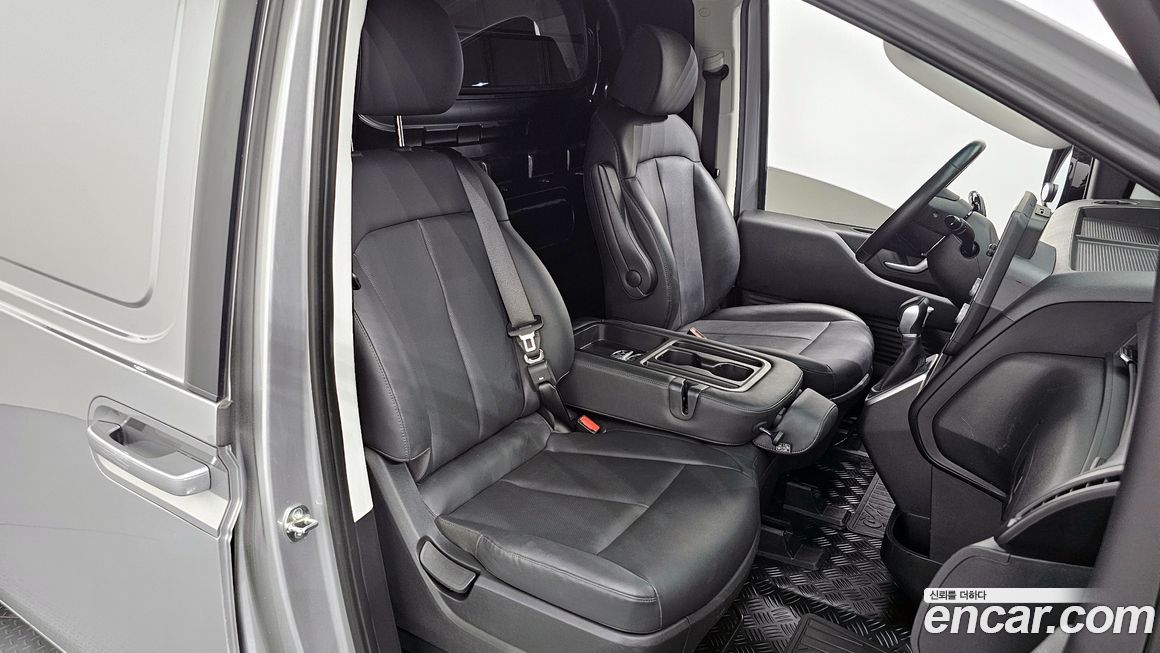 Hyundai Staria 2023