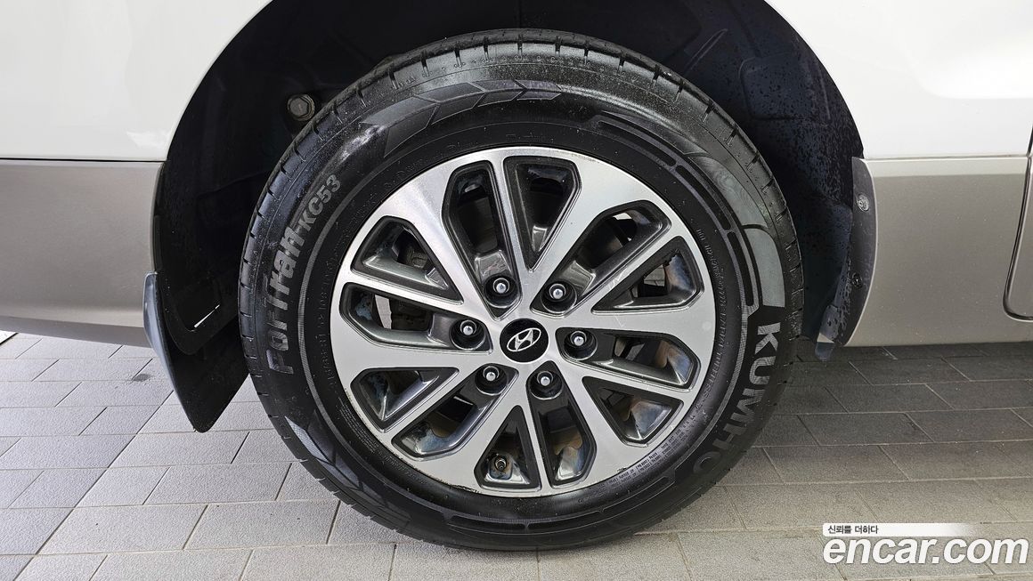 Hyundai Starex 2019
