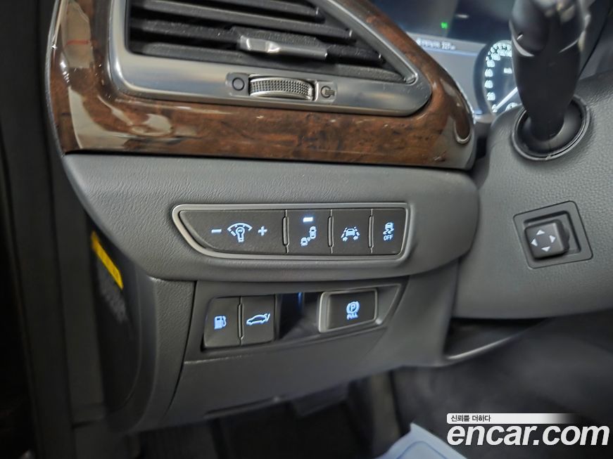 Genesis EQ900 2017