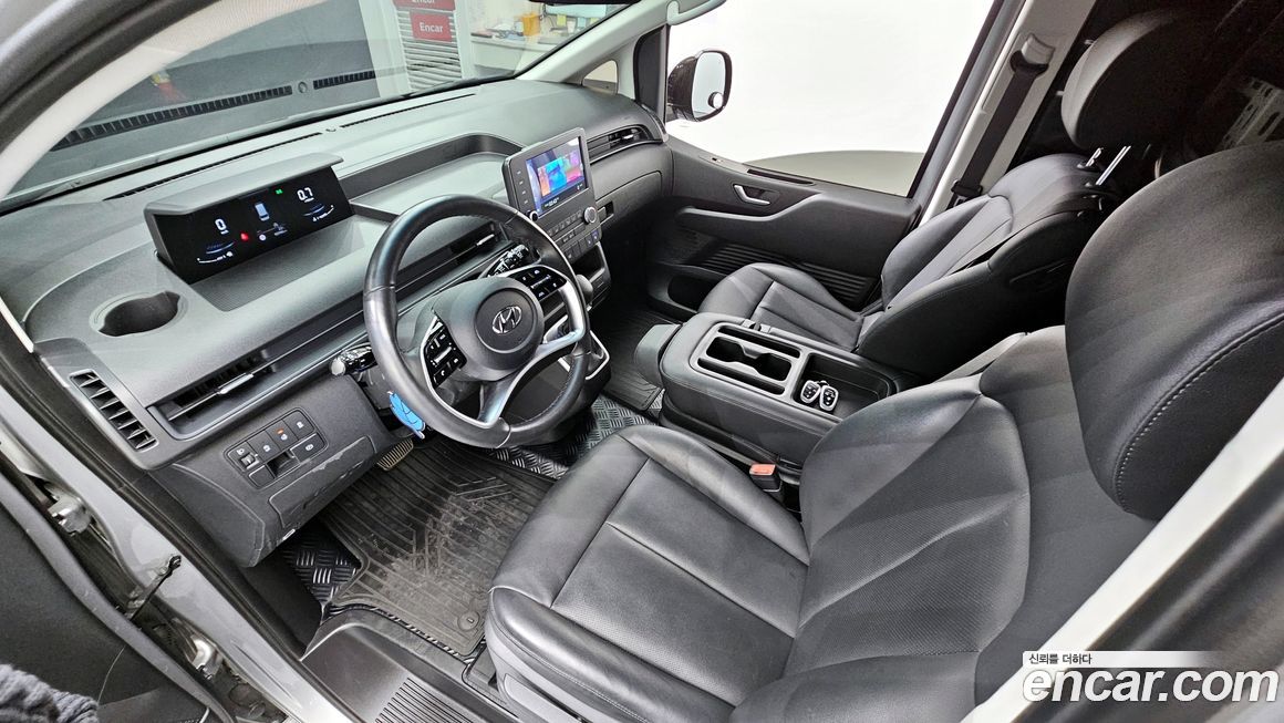 Hyundai Staria 2023