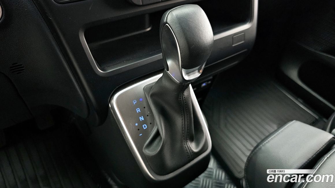 Hyundai Staria 2023