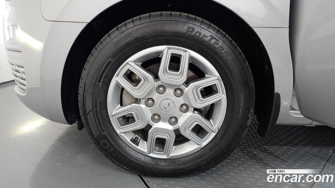 Hyundai Staria 2022
