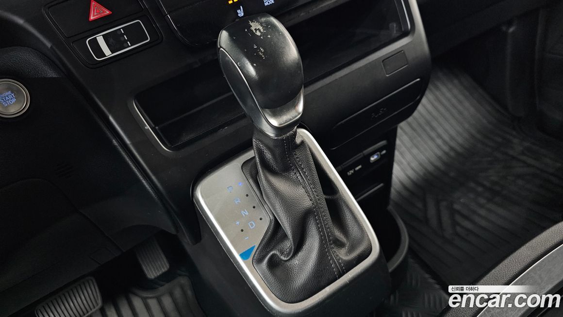 Hyundai Staria 2022