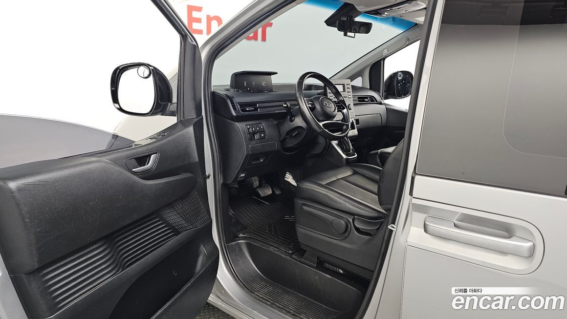 Hyundai Staria 2022