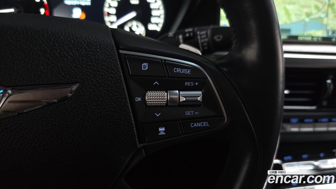 Genesis EQ900 2017