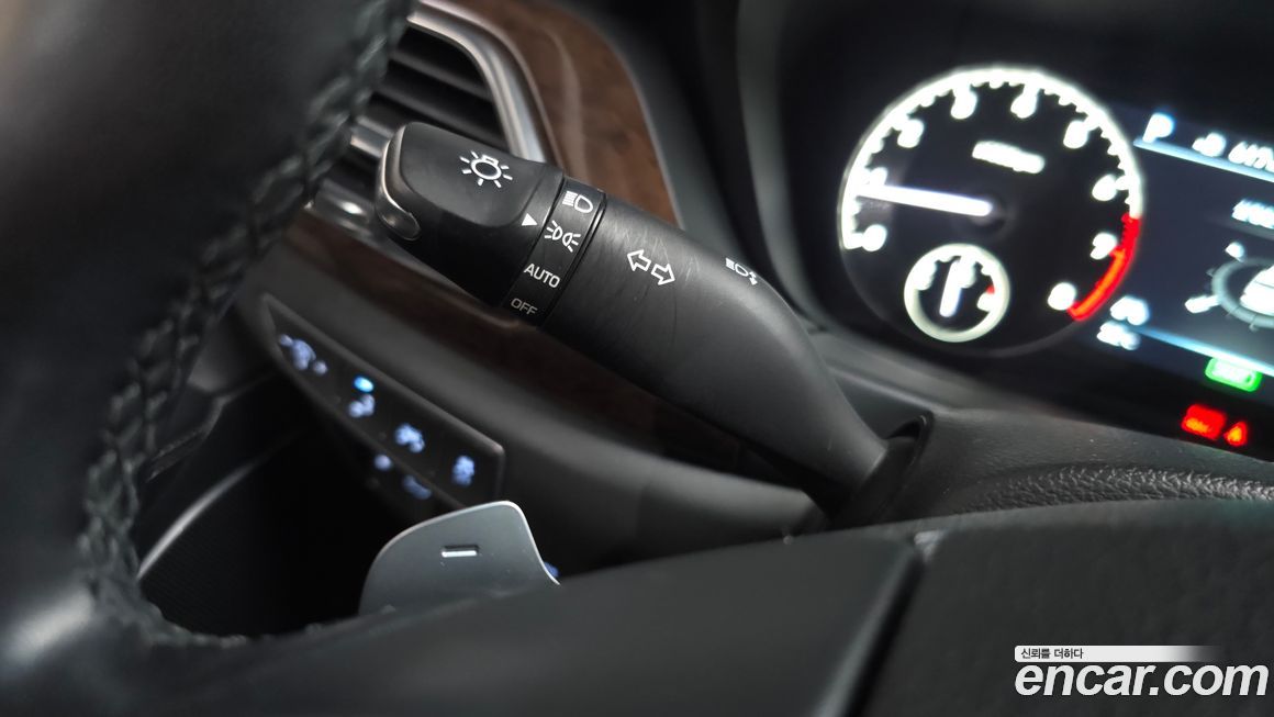 Genesis EQ900 2017
