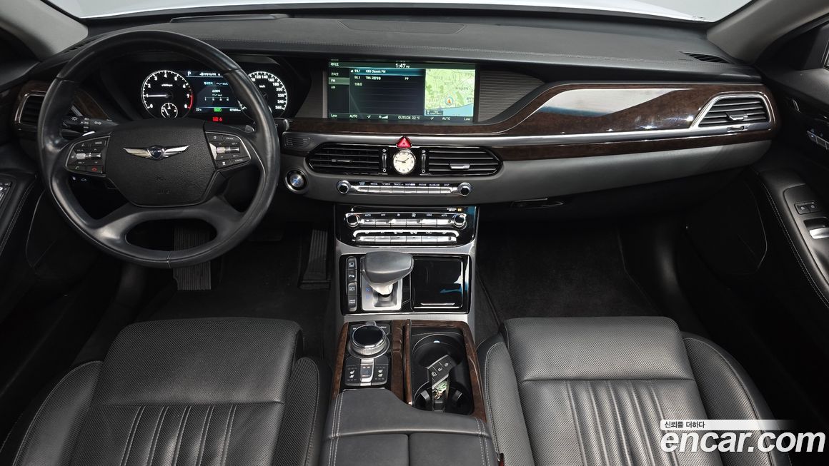 Genesis EQ900 2017