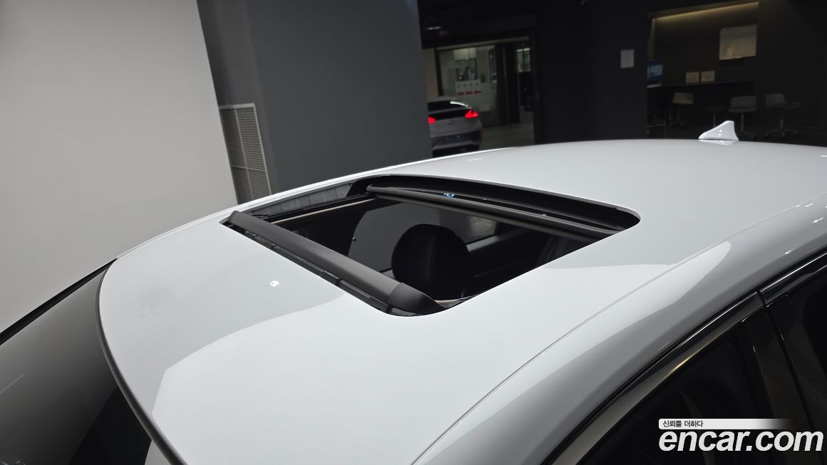 Genesis EQ900 2017