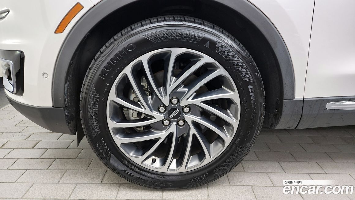 Lincoln Nautilus 2019