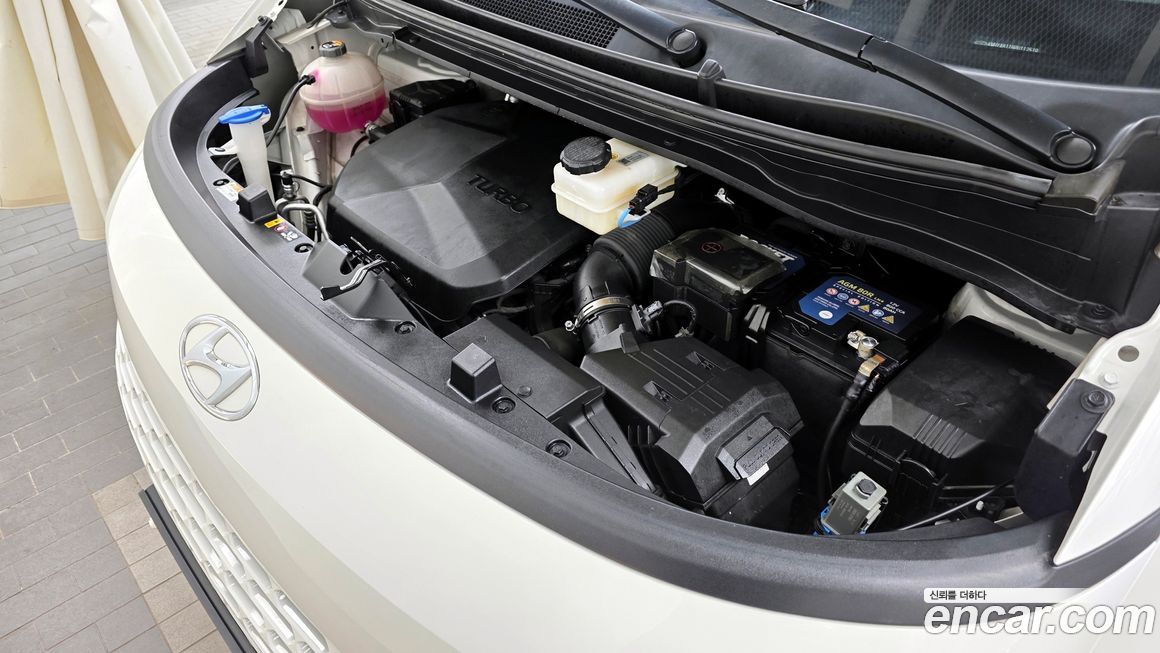 Hyundai Staria 2023