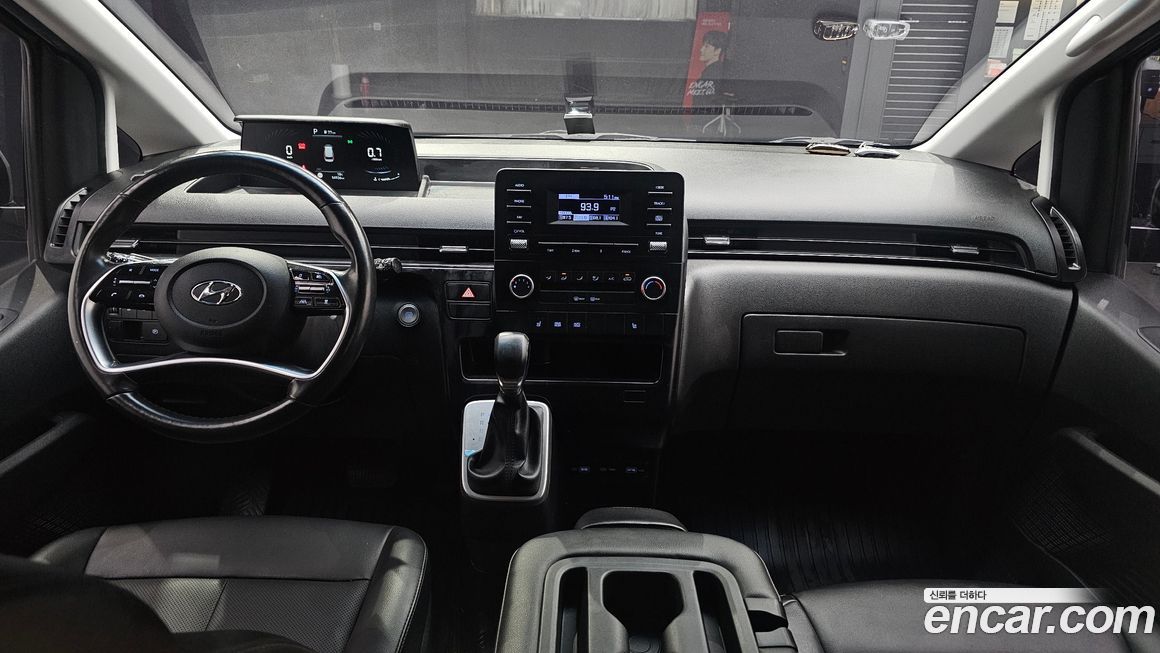 Hyundai Staria 2022