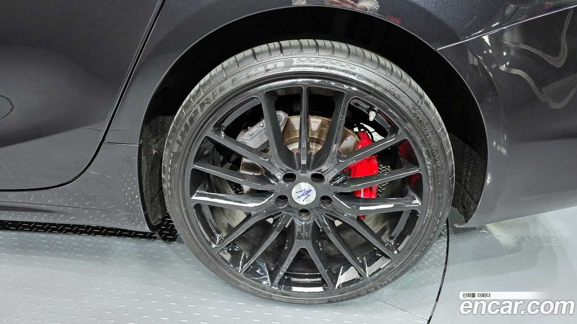 Maserati Ghibli 2019
