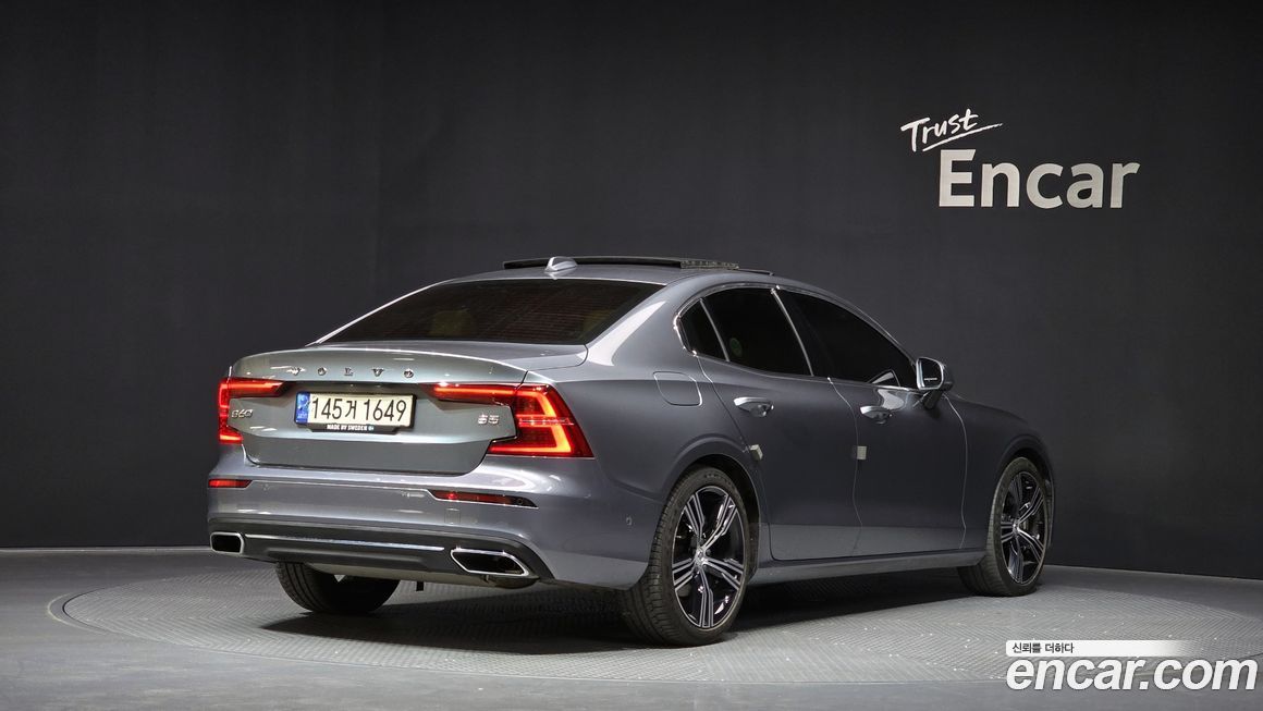 Volvo S60 2021