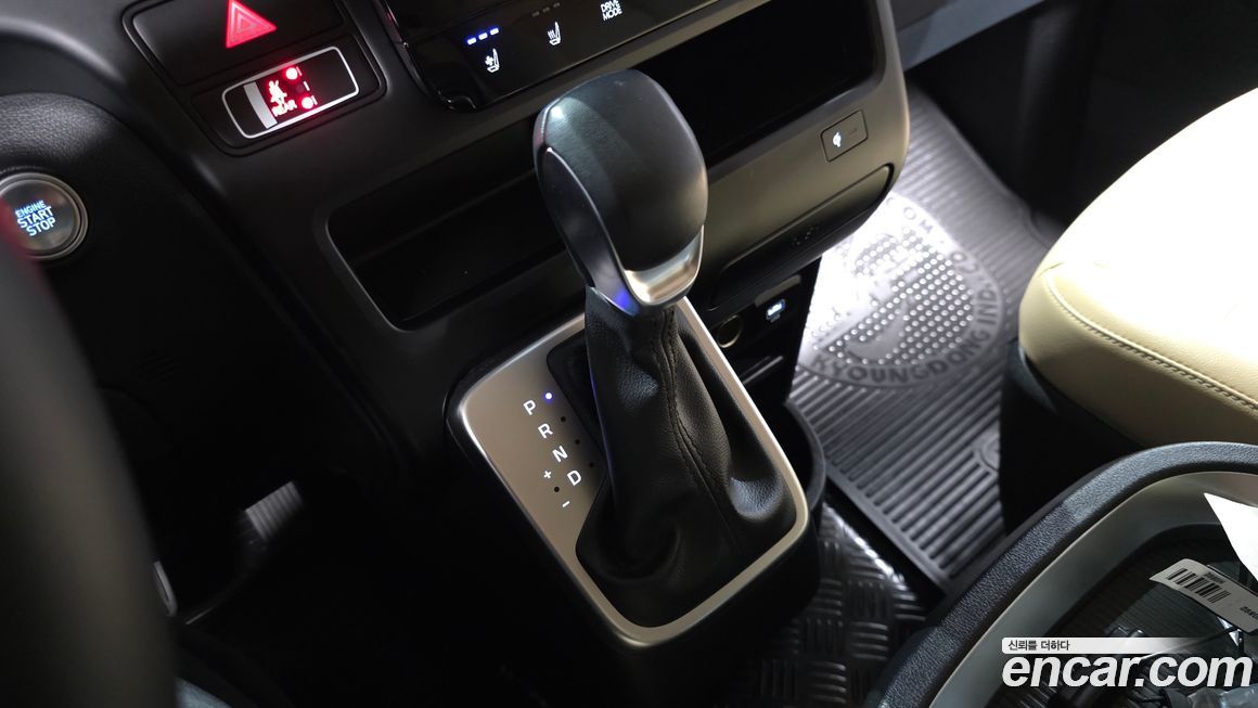 Hyundai Staria 2025