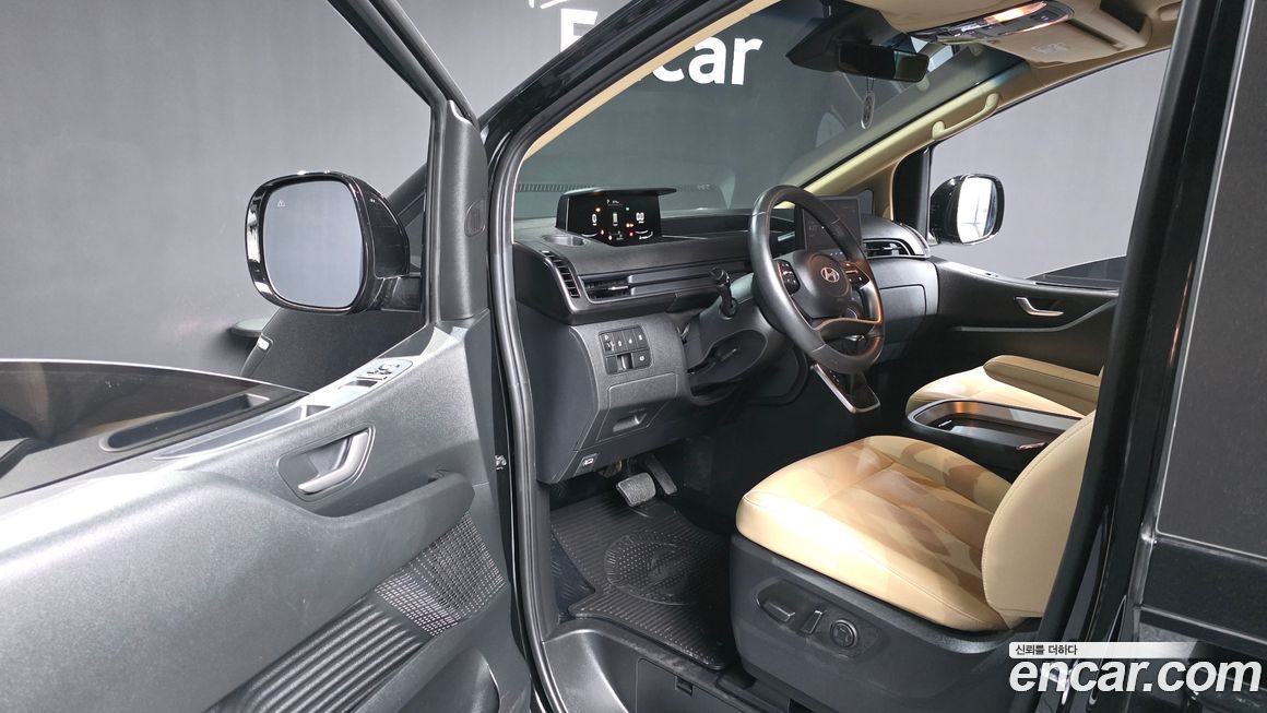 Hyundai Staria 2025
