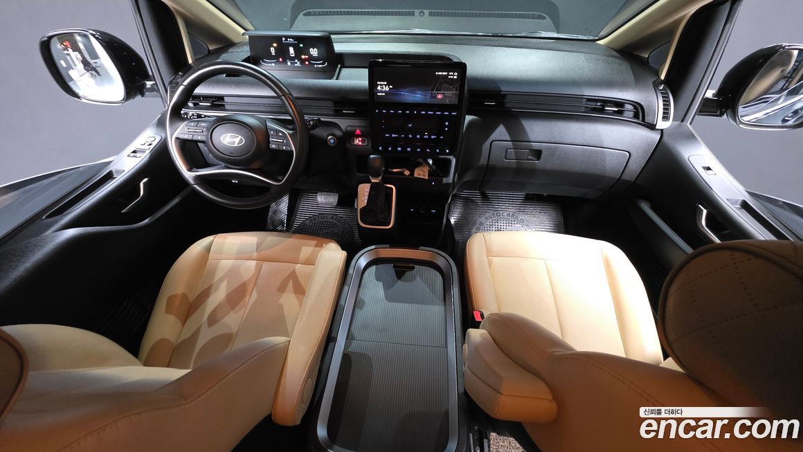 Hyundai Staria 2025