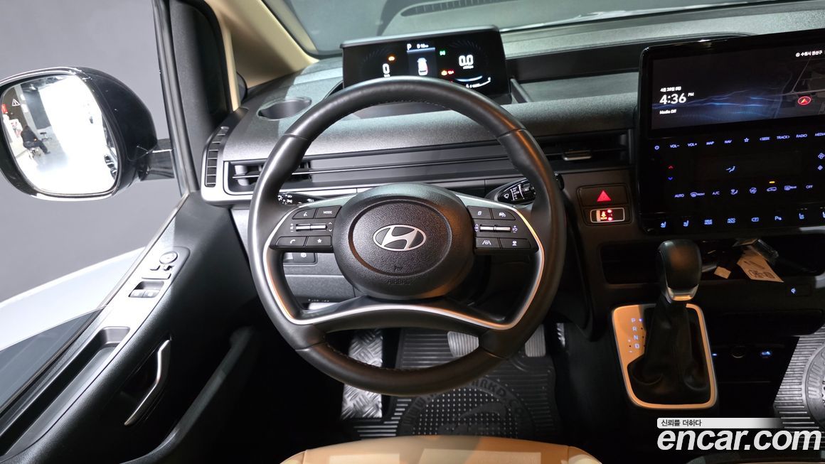 Hyundai Staria 2025