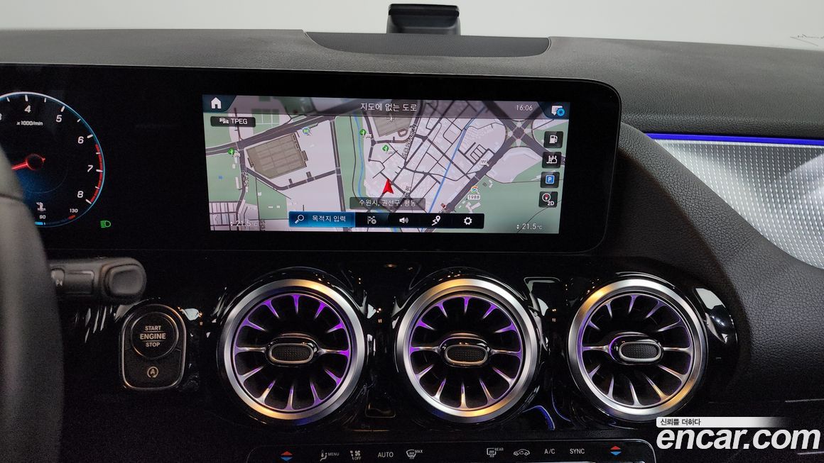 Mercedes-Benz GLA-Class 2021