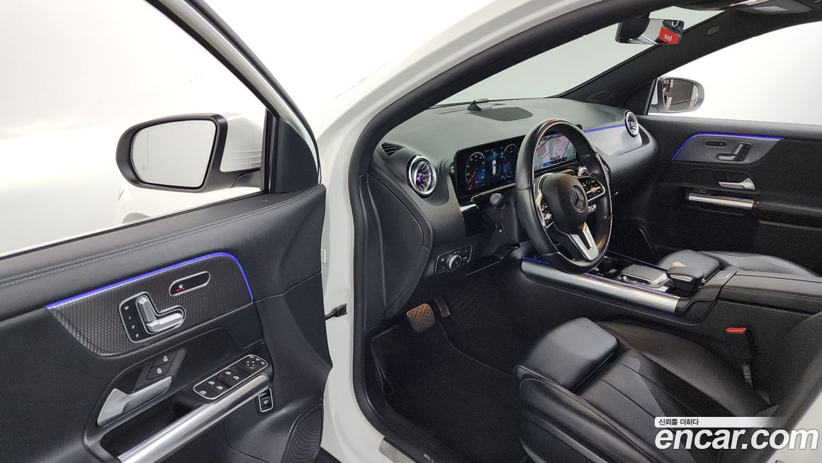 Mercedes-Benz GLA-Class 2021