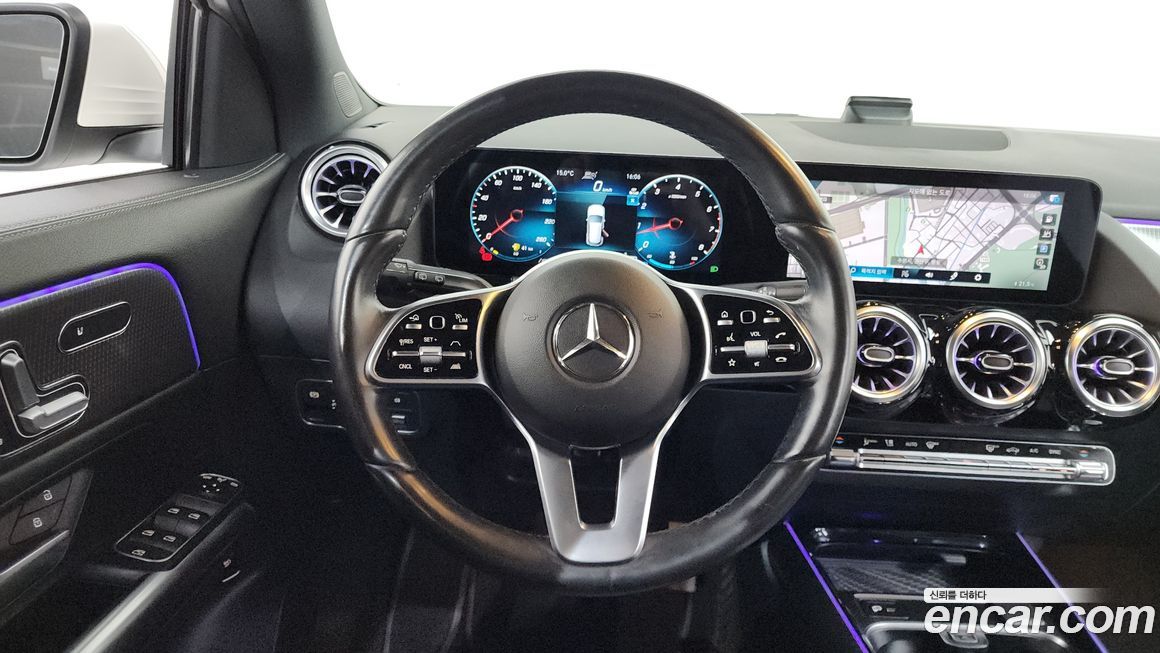 Mercedes-Benz GLA-Class 2021