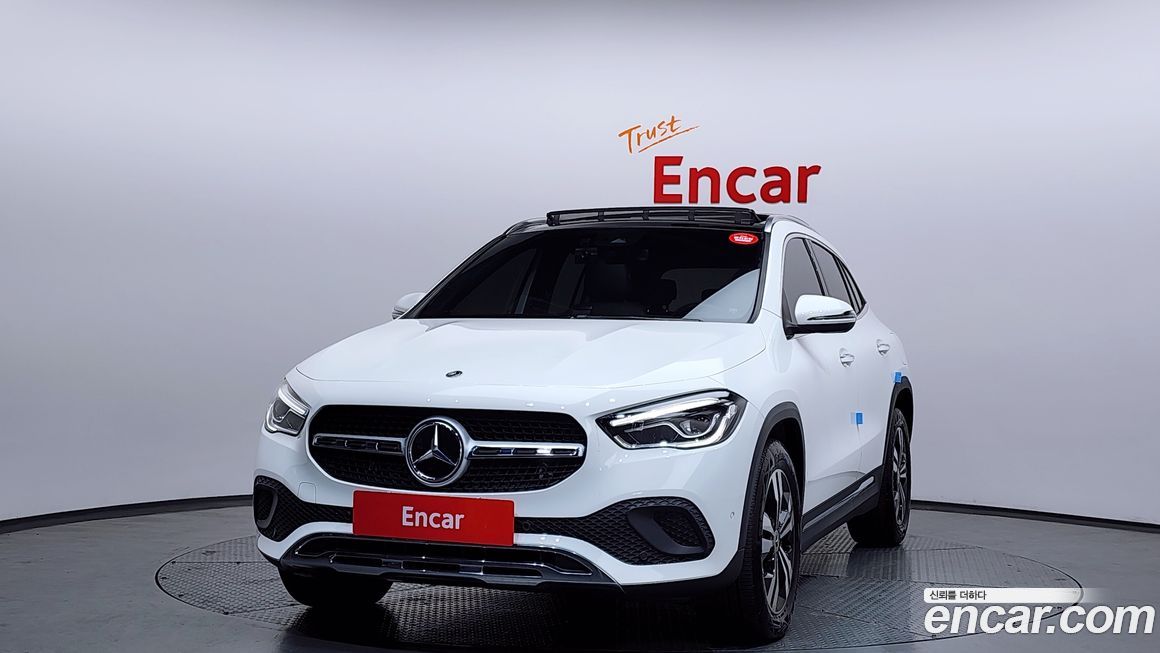 Mercedes-Benz GLA-Class 2021