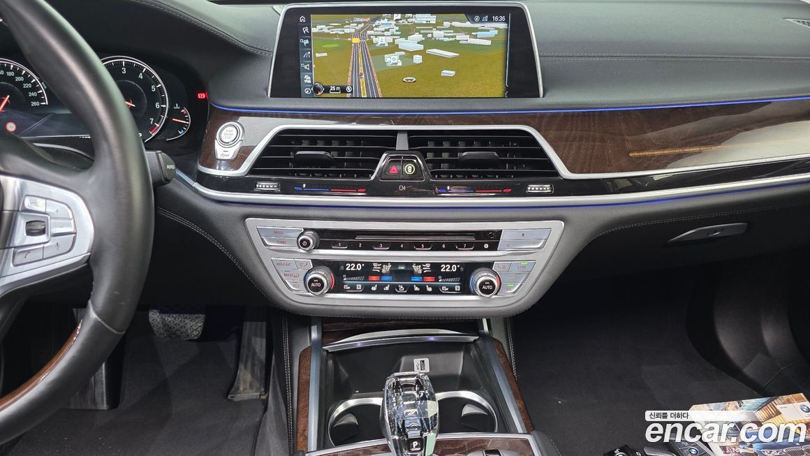 BMW 7-Series 2016