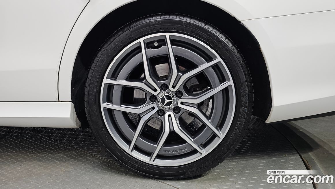Mercedes-Benz E-Class 2021