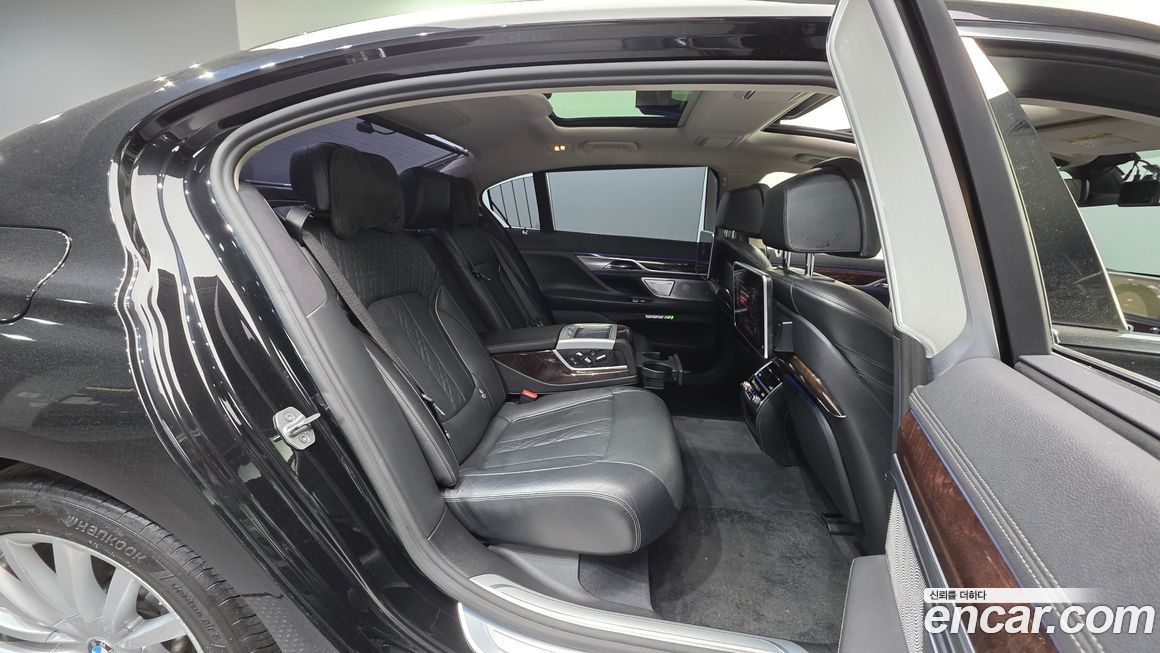 BMW 7-Series 2016