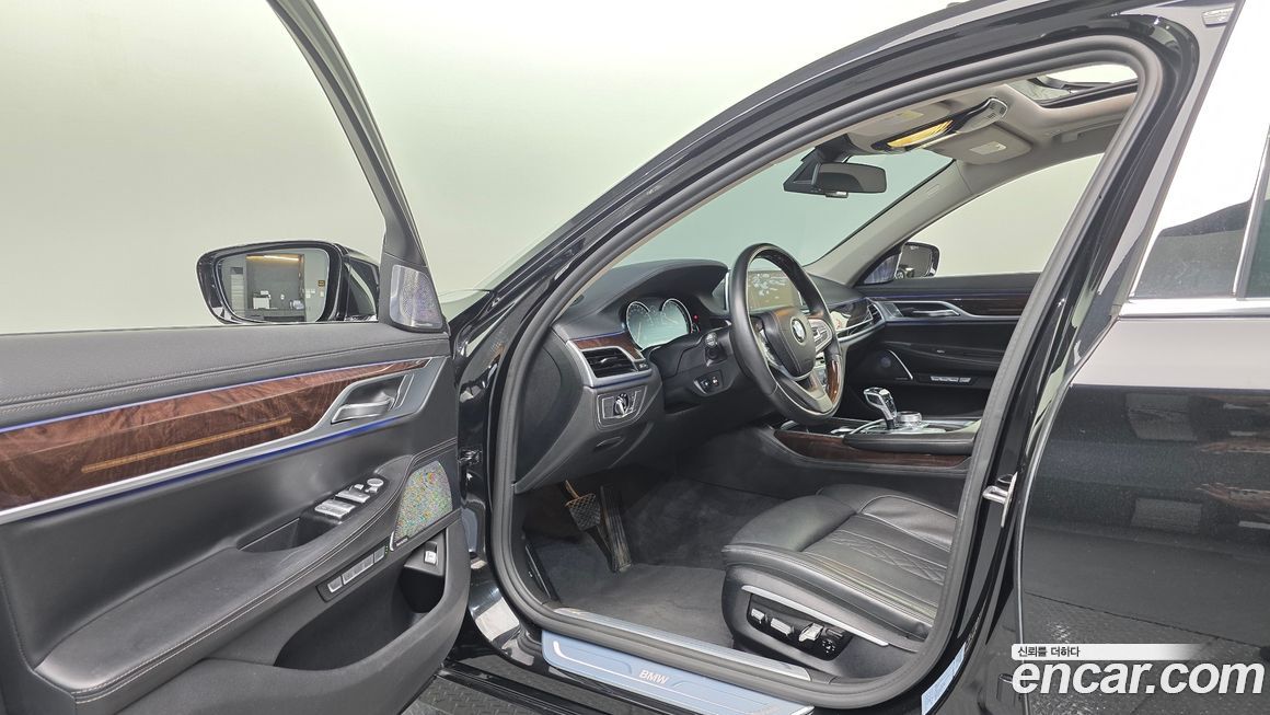 BMW 7-Series 2016